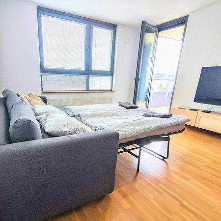 Mills - Free Parking - Balcony With City View - Close To Nivy Mall Bratislava Buitenkant foto