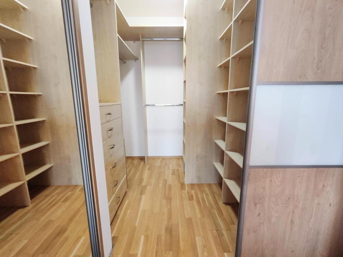 Mills - Free Parking - Balcony With City View - Close To Nivy Mall Bratislava Buitenkant foto