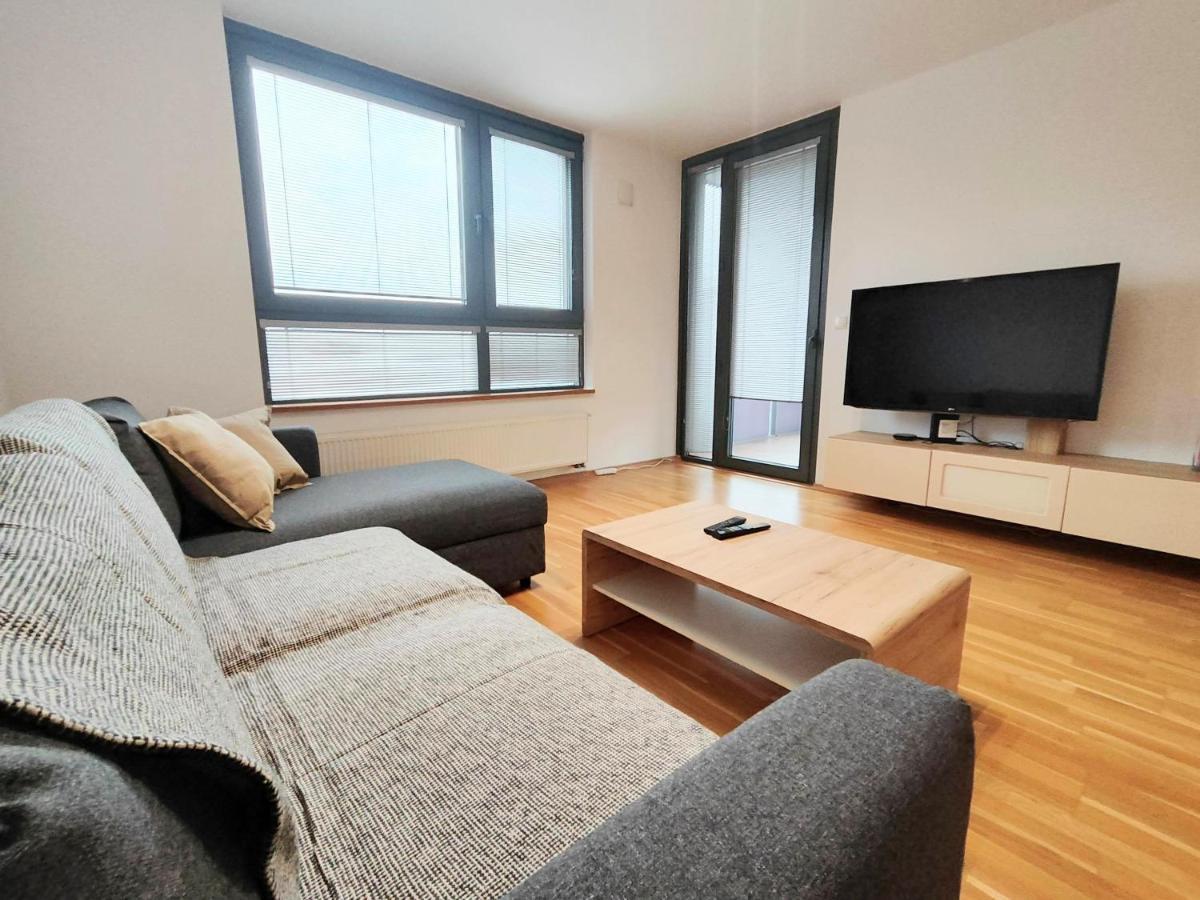 Mills - Free Parking - Balcony With City View - Close To Nivy Mall Bratislava Buitenkant foto