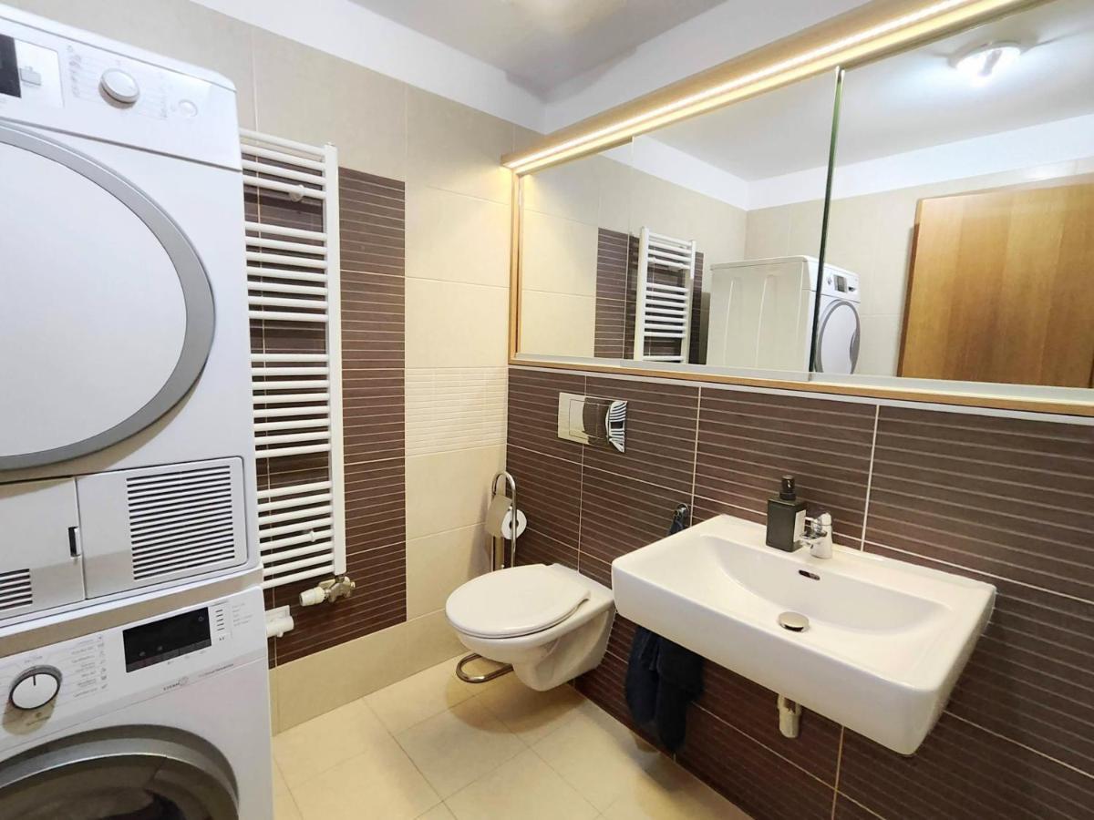 Mills - Free Parking - Balcony With City View - Close To Nivy Mall Bratislava Buitenkant foto