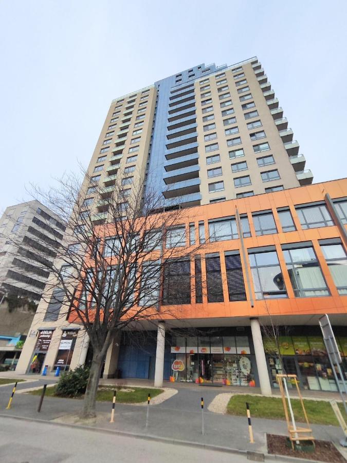 Mills - Free Parking - Balcony With City View - Close To Nivy Mall Bratislava Buitenkant foto