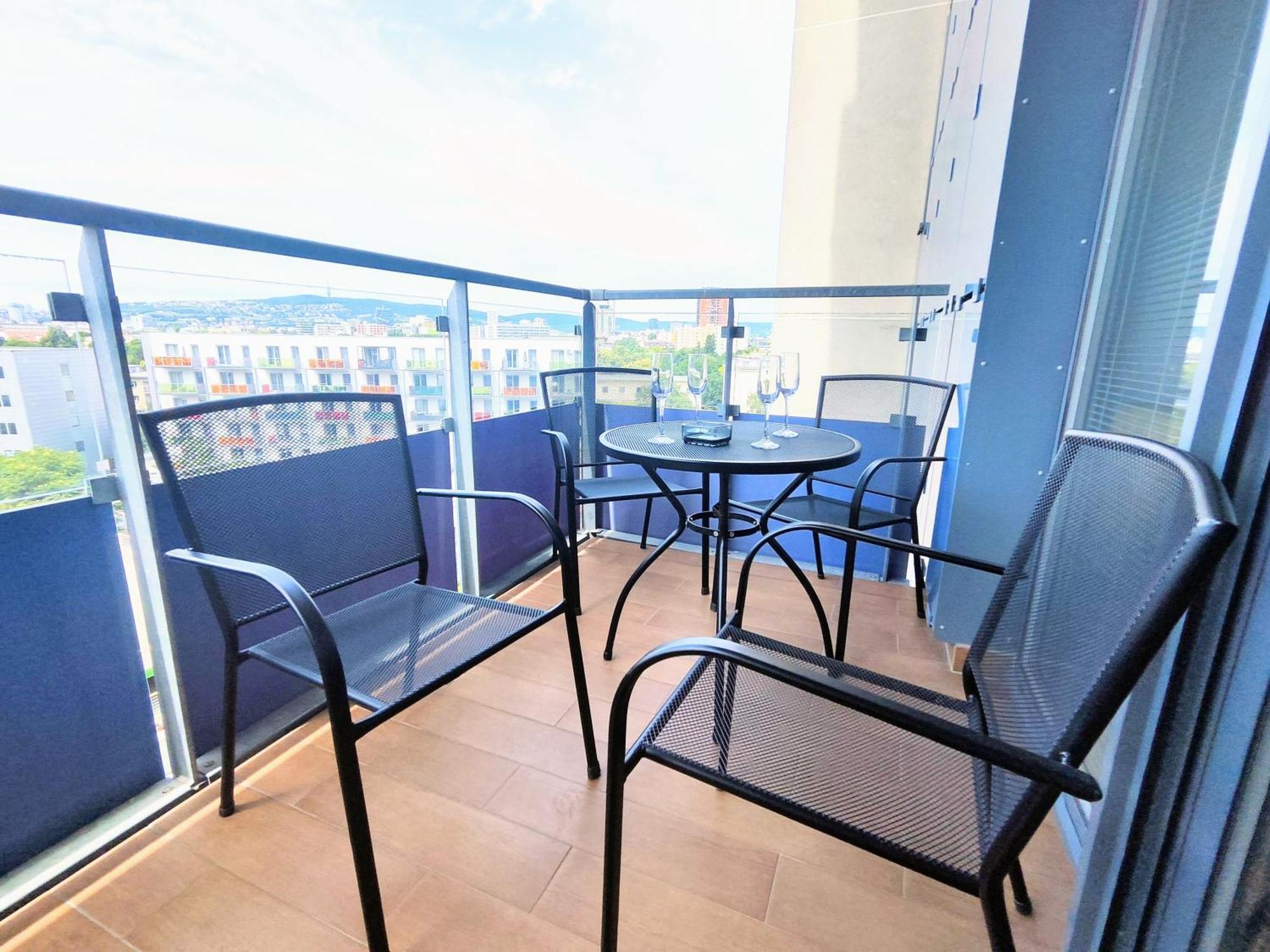 Mills - Free Parking - Balcony With City View - Close To Nivy Mall Bratislava Buitenkant foto