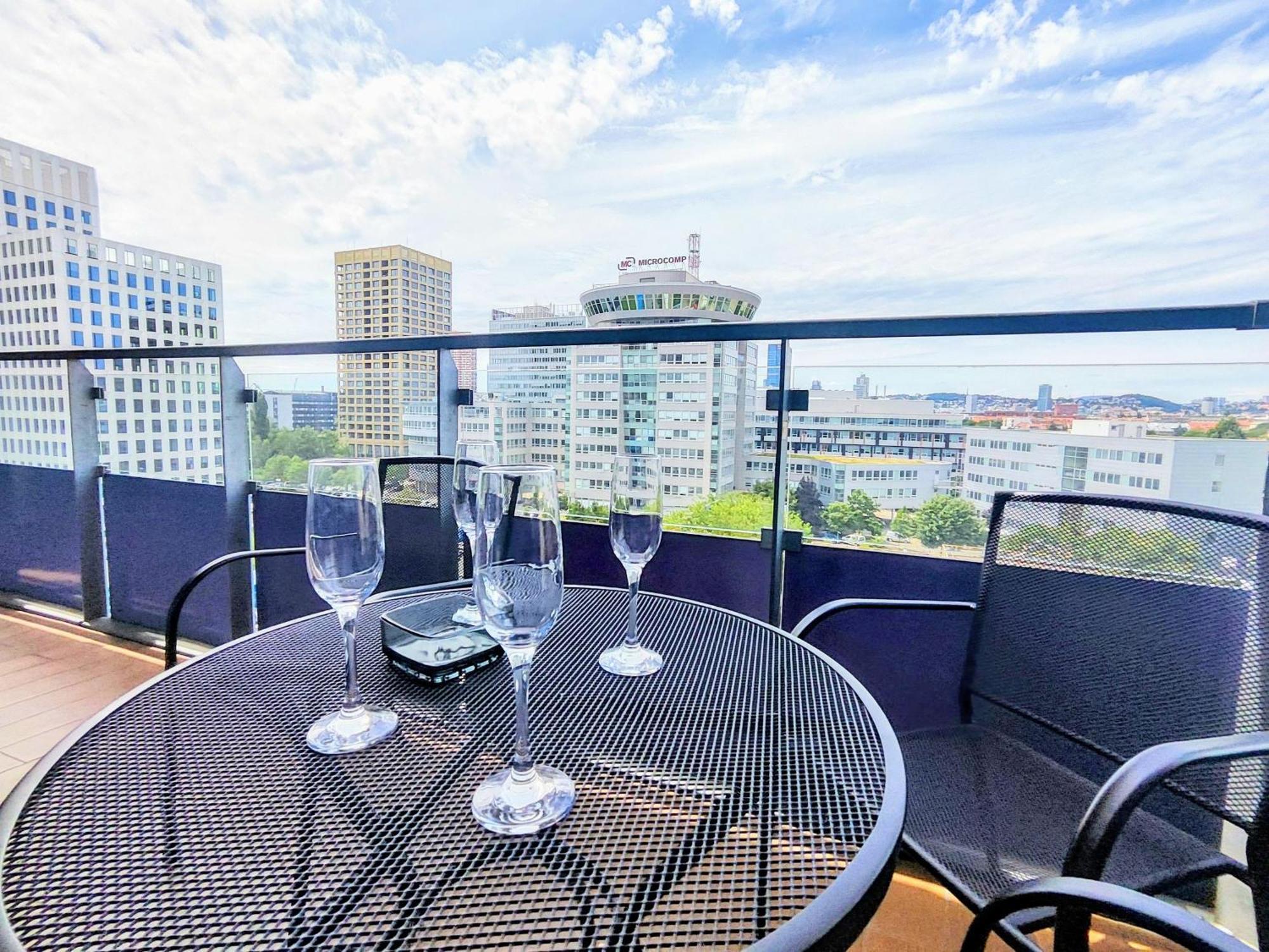 Mills - Free Parking - Balcony With City View - Close To Nivy Mall Bratislava Buitenkant foto